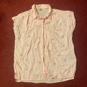 Old Navy women’s button down sleeveless shirt
